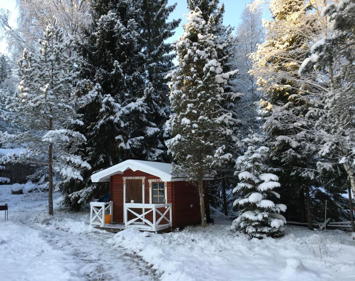 Near Kapellskaer Port - A Cosy Cottage In Norrtaelje Exterior photo